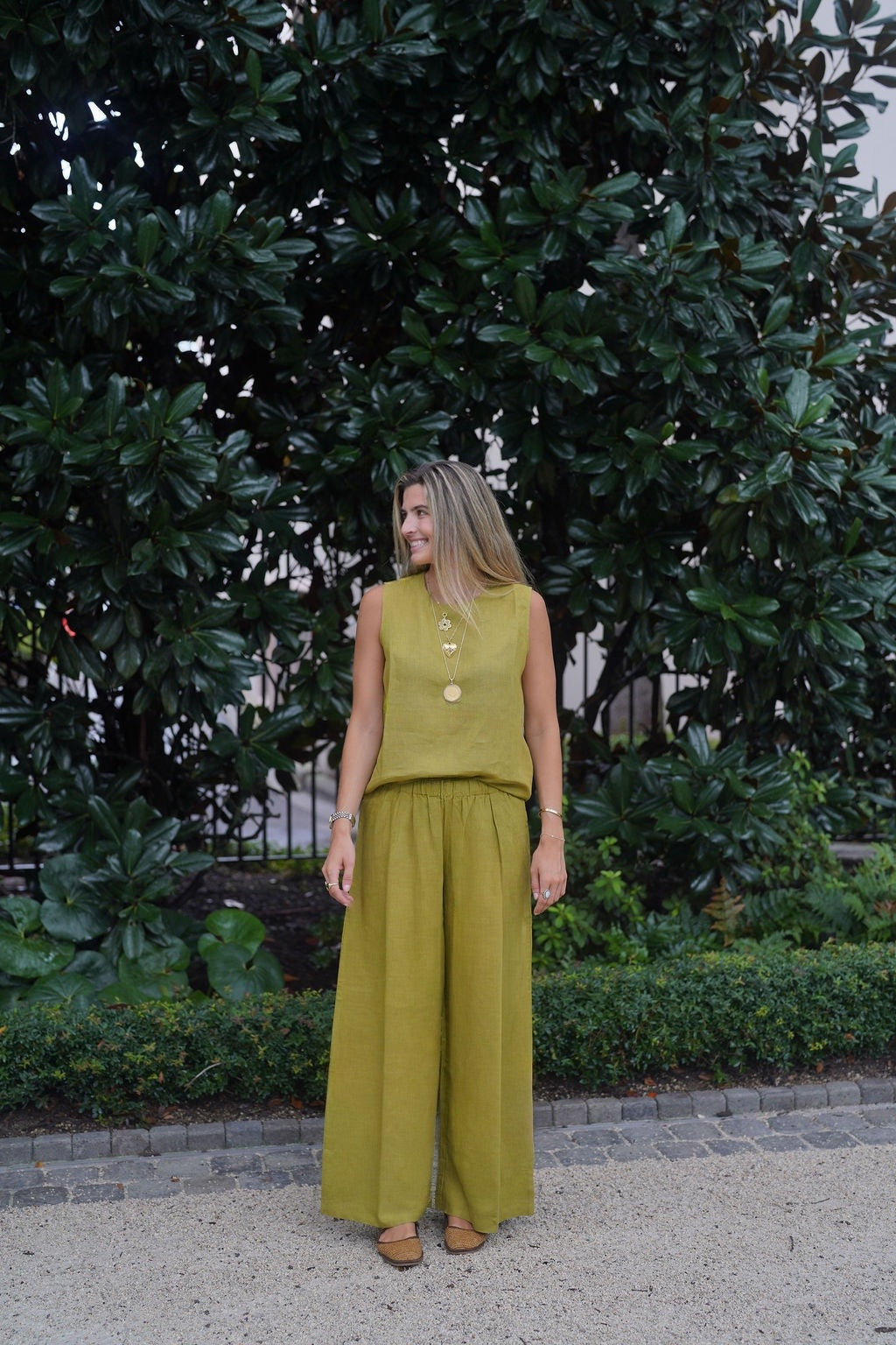Hepburn Top Bayleaf Green Linen