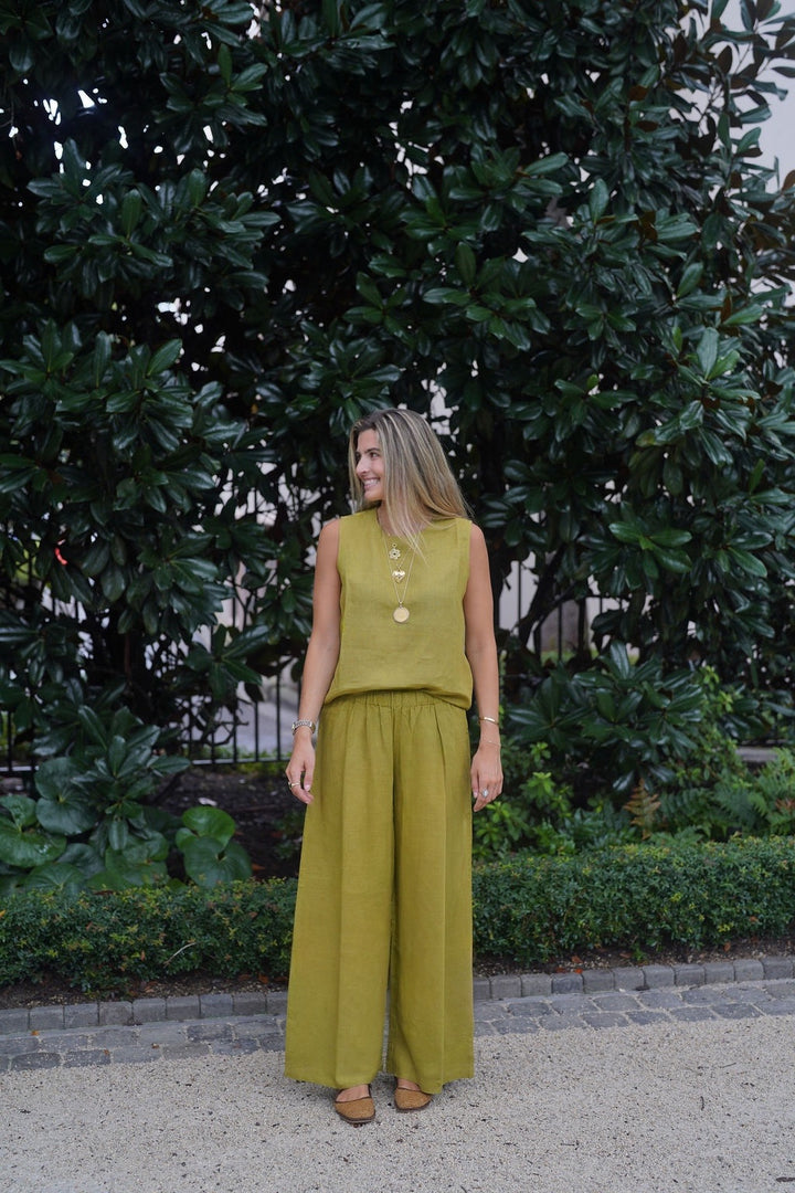 Hepburn Top Bayleaf Green Linen